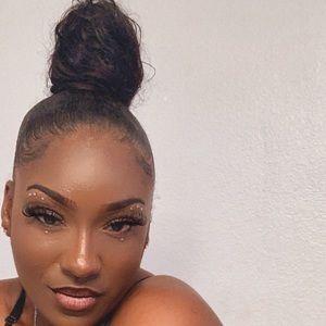 Meet your Posher, Joy